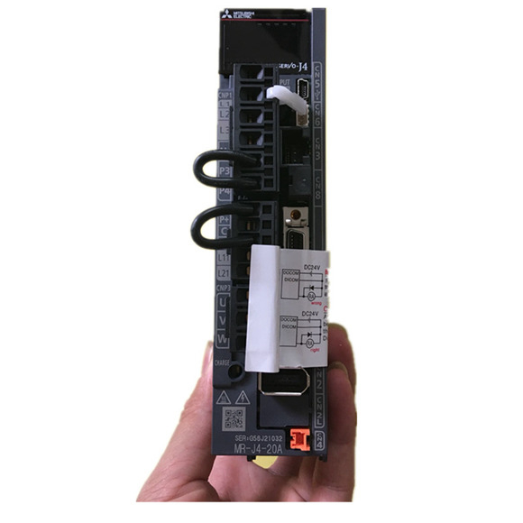 Mitsubishi MELSERVO-J4 serijos servo stiprintuvas 200W MR-J4-20A